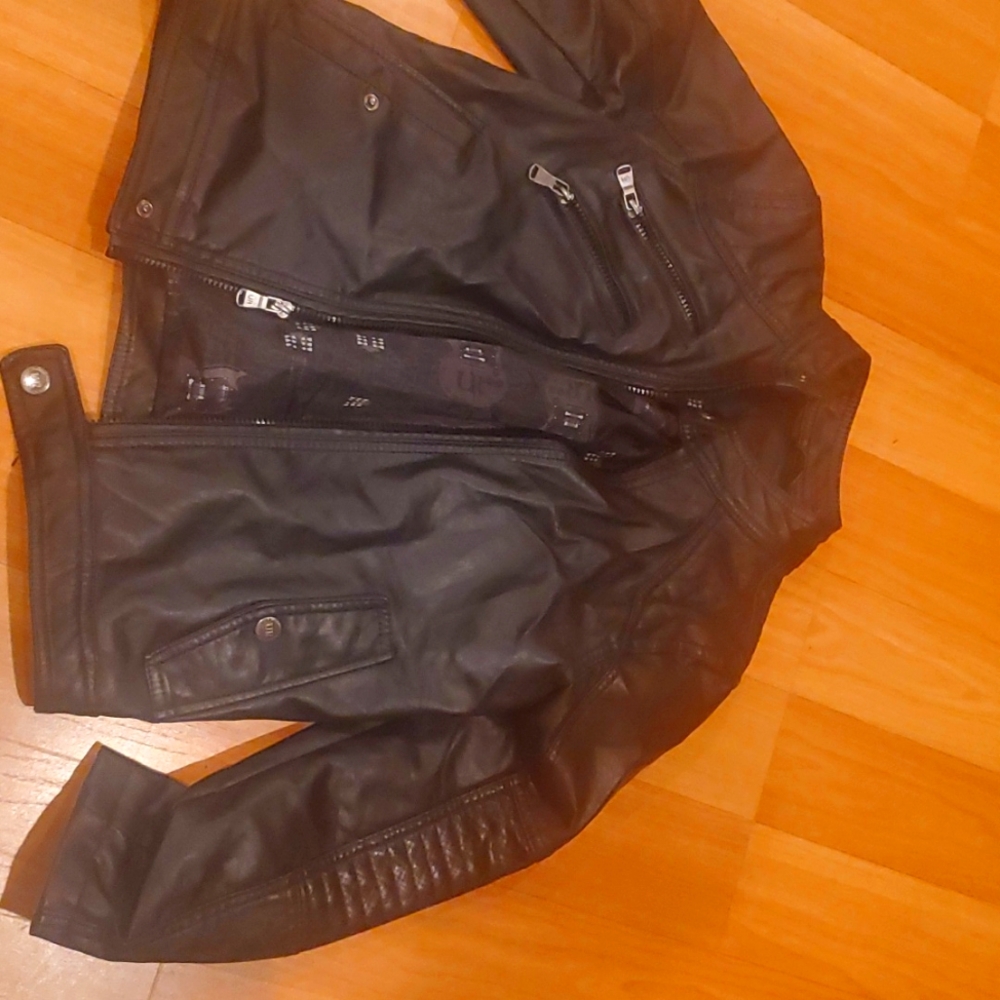 Urban Republic Black Leather Jacket – Size Medium – Mint Condition